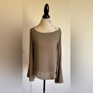 Cloth & Stone bell sleeve top